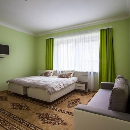 Luxury Air-Conditioned Family Apartment Spitalska Old Town Bratislava Buitenkant foto
