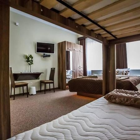 Luxury Air-Conditioned Family Apartment Spitalska Old Town Bratislava Buitenkant foto