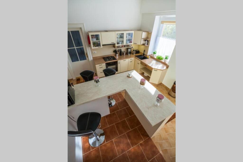 Luxury Air-Conditioned Family Apartment Spitalska Old Town Bratislava Buitenkant foto