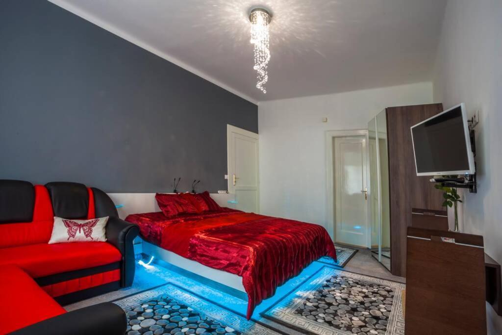 Luxury Air-Conditioned Family Apartment Spitalska Old Town Bratislava Buitenkant foto