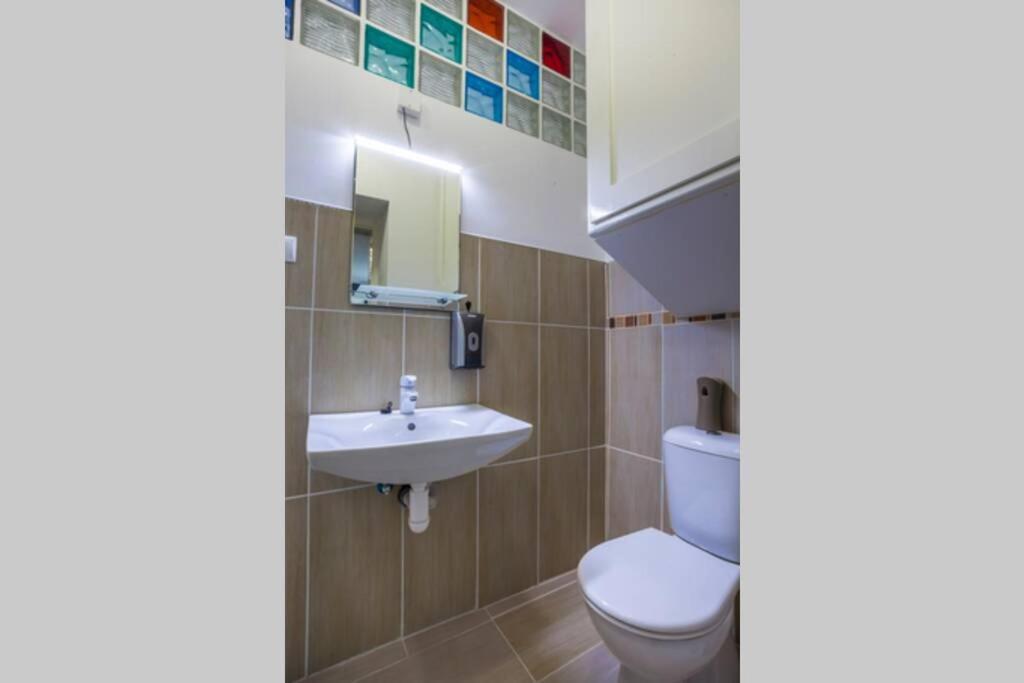 Luxury Air-Conditioned Family Apartment Spitalska Old Town Bratislava Buitenkant foto