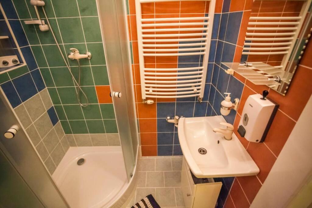 Luxury Air-Conditioned Family Apartment Spitalska Old Town Bratislava Buitenkant foto